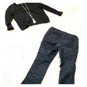 🐳 zebra stripe JEANS size 14 and Black sweater, 2 piece set 🐳